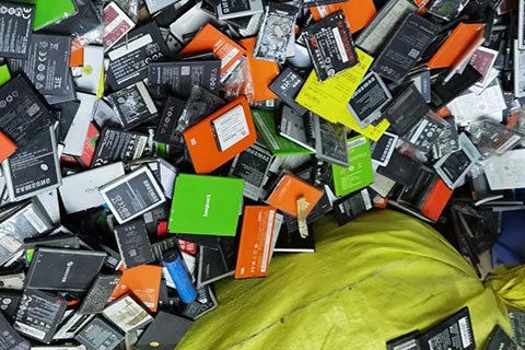 安龙普坪收废弃旧电池✔高价铅酸蓄电池回收✔报废电池回收热线